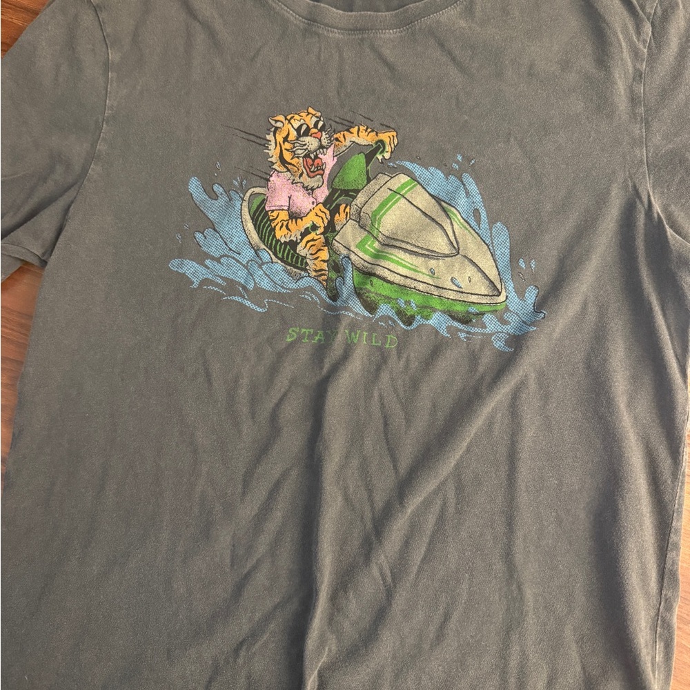 NEW WITH TAGS!! Lucky Brand Charcoal Graphic Tee